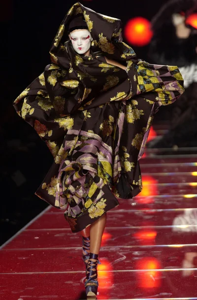 Look 30